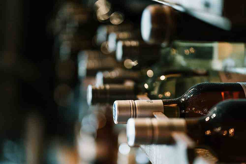 Comment conserver les bouteilles dans une cave à vin?